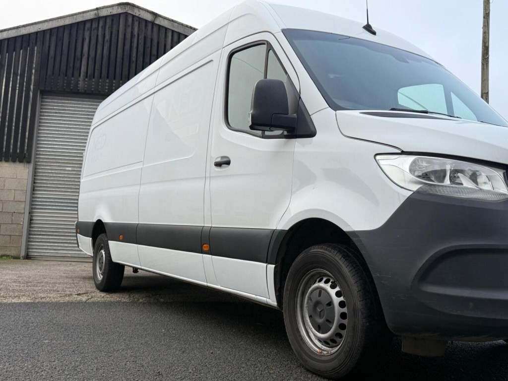 MERCEDES-BENZ SPRINTER