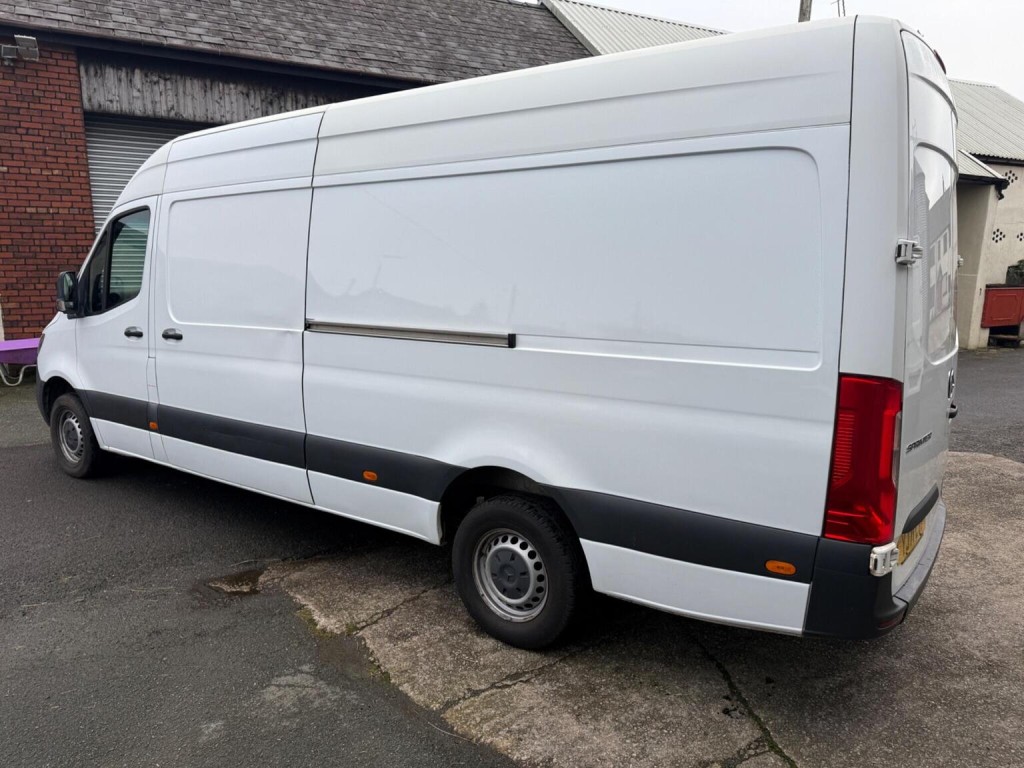 MERCEDES-BENZ SPRINTER