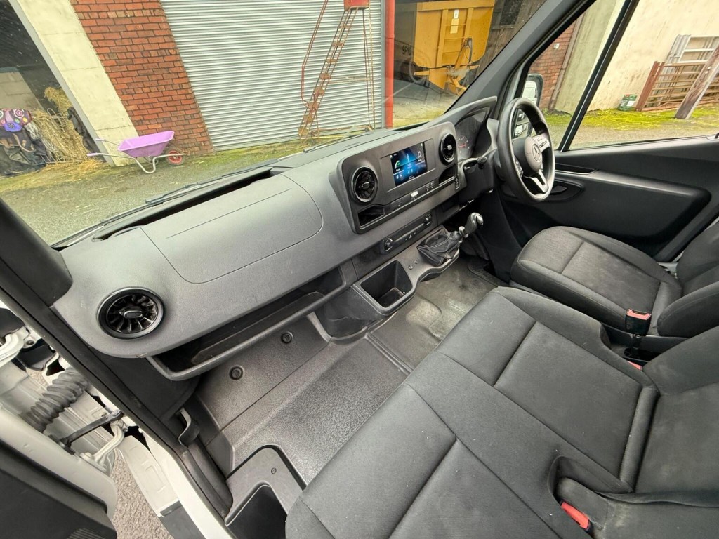 MERCEDES-BENZ SPRINTER