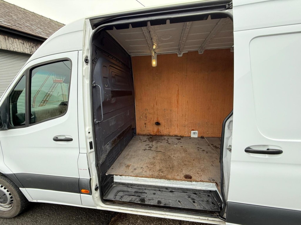 MERCEDES-BENZ SPRINTER