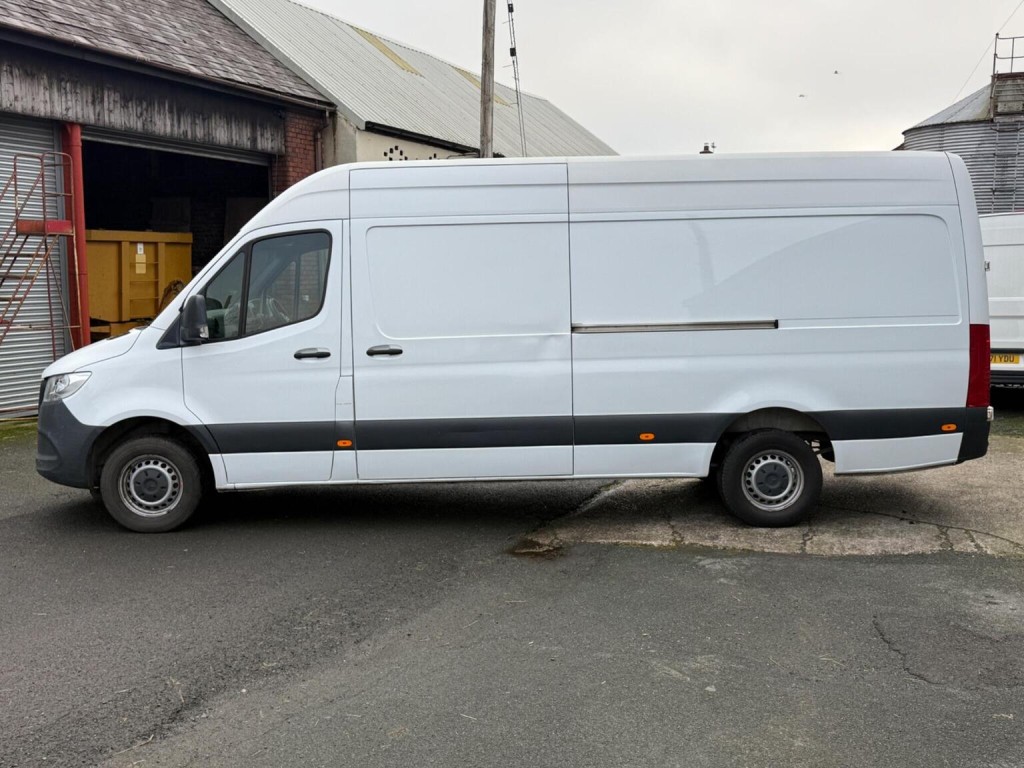 MERCEDES-BENZ SPRINTER
