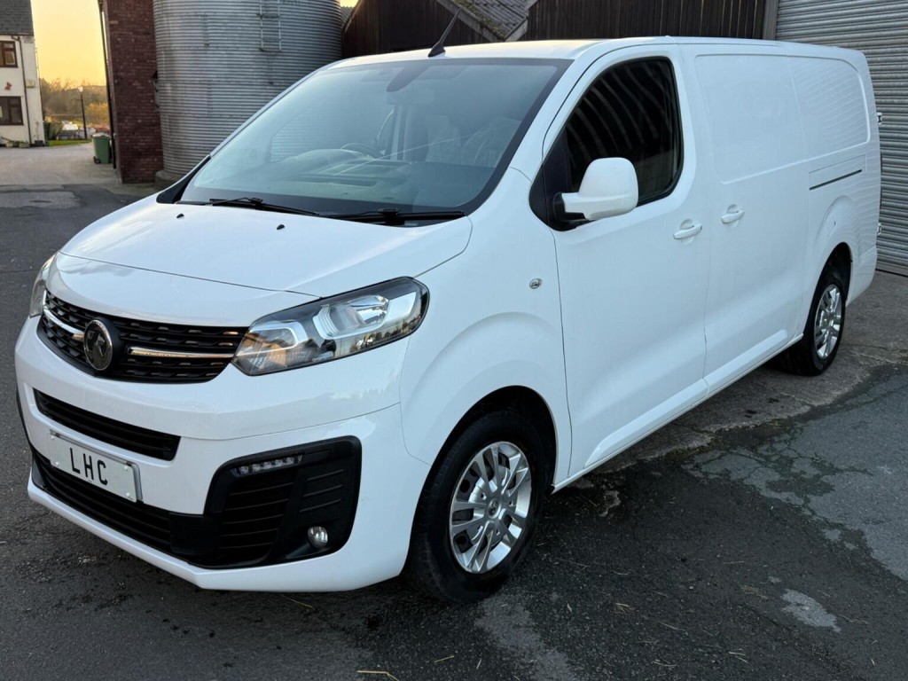 VAUXHALL VIVARO