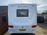 SWIFT ESCAPE 674