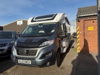 SWIFT ESCAPE 674