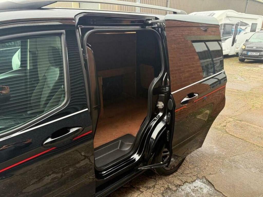 FORD TRANSIT COURIER