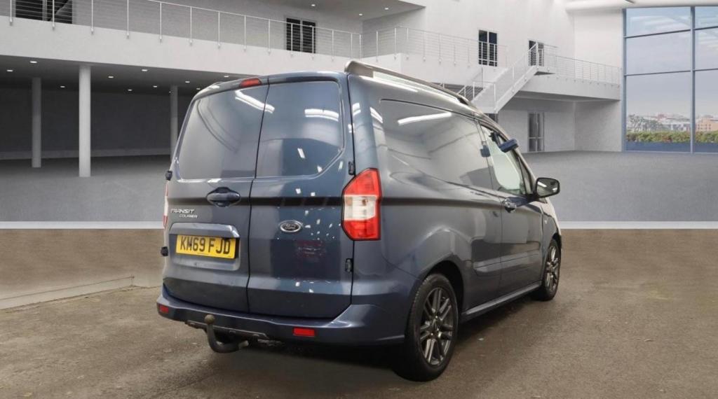 FORD TRANSIT COURIER