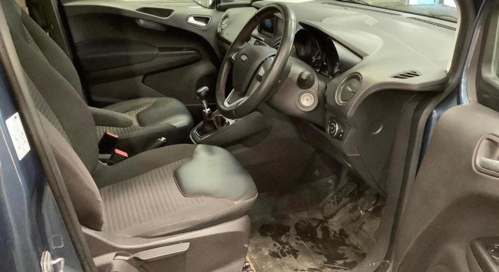 FORD TRANSIT COURIER