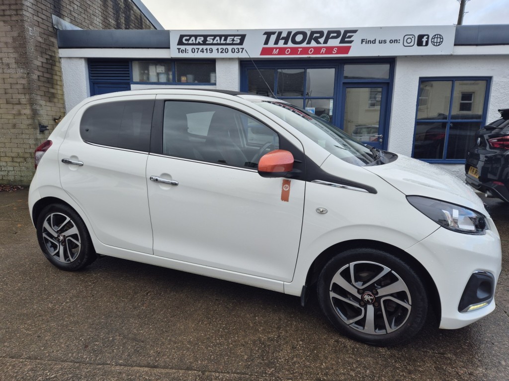 PEUGEOT 108 1.2 PureTech Roland Garros