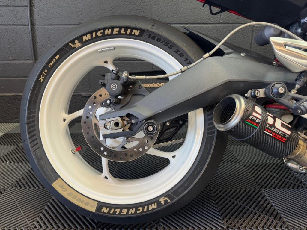 TRIUMPH STREET TRIPLE 675