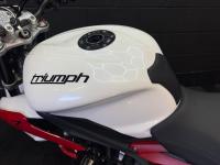 TRIUMPH STREET TRIPLE 675