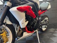 TRIUMPH STREET TRIPLE 675