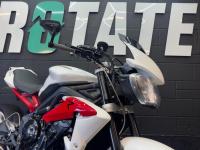 TRIUMPH STREET TRIPLE 675