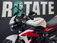 TRIUMPH STREET TRIPLE 675