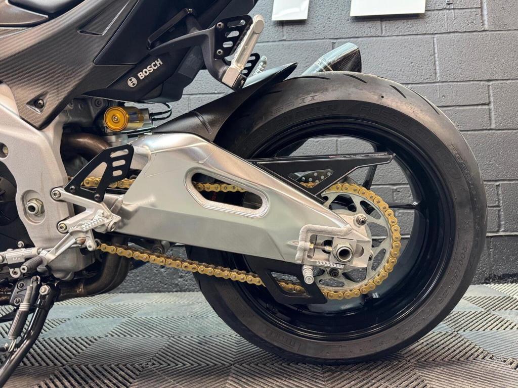 APRILIA Tuono 1100 V4