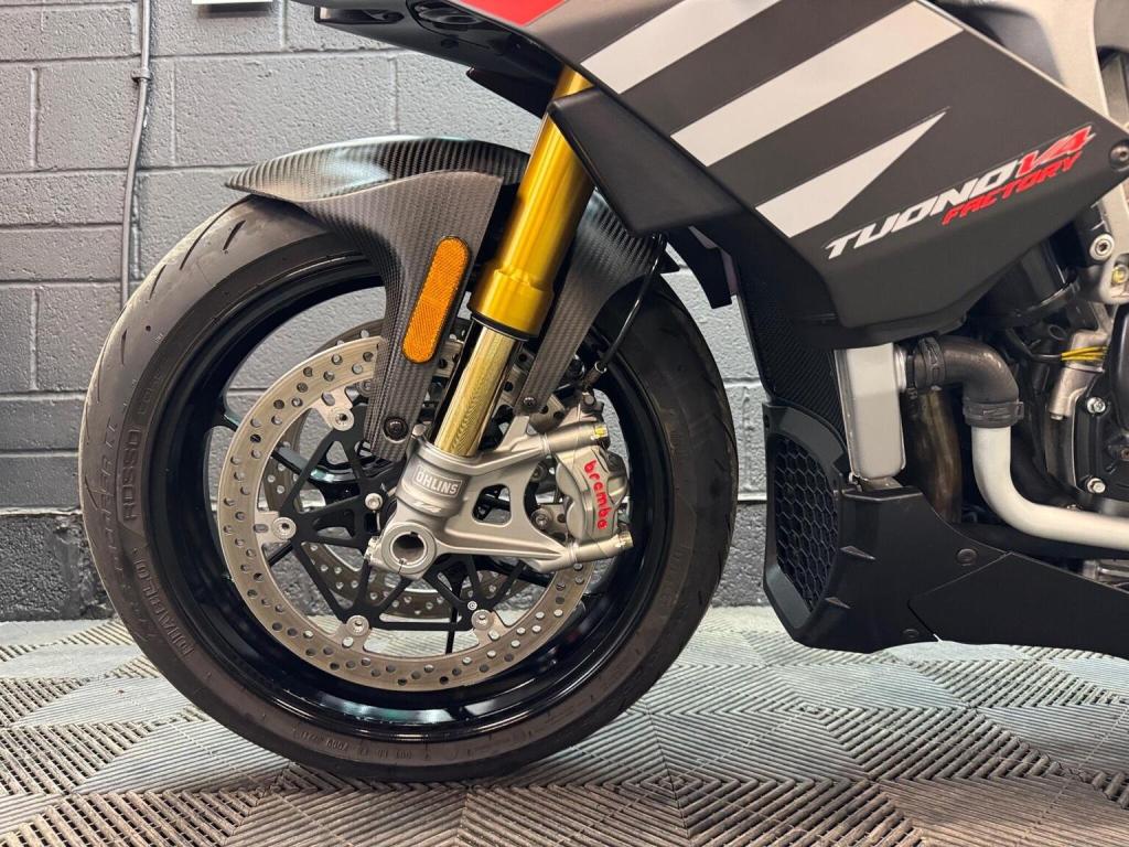 APRILIA Tuono 1100 V4