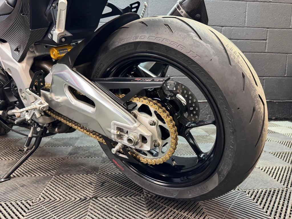 APRILIA Tuono 1100 V4