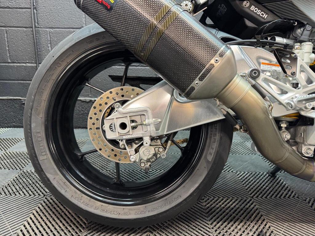 APRILIA Tuono 1100 V4