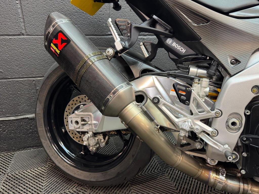 APRILIA Tuono 1100 V4