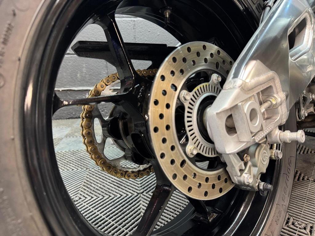 APRILIA Tuono 1100 V4