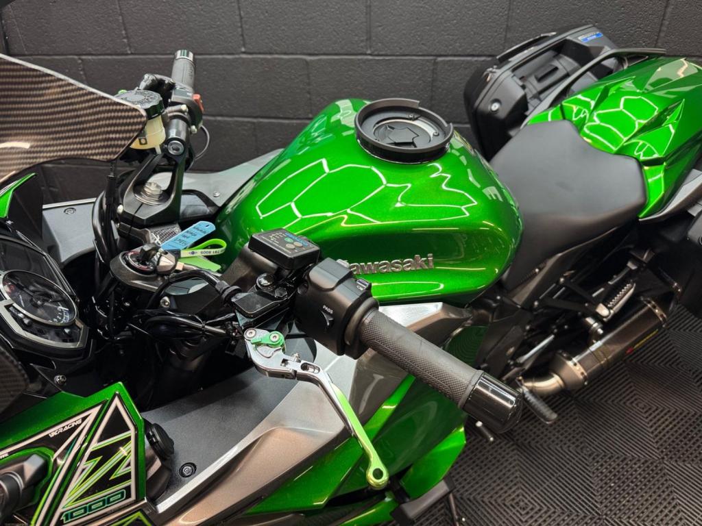 KAWASAKI Z1000