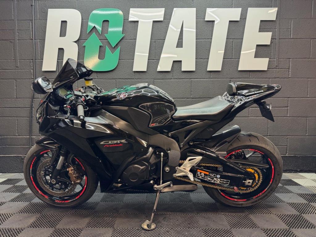 HONDA CBR1000RR Fireblade