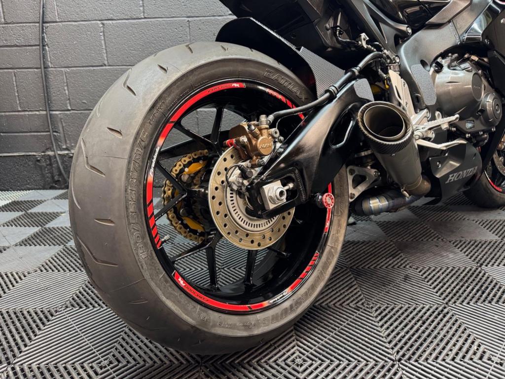 HONDA CBR1000RR Fireblade