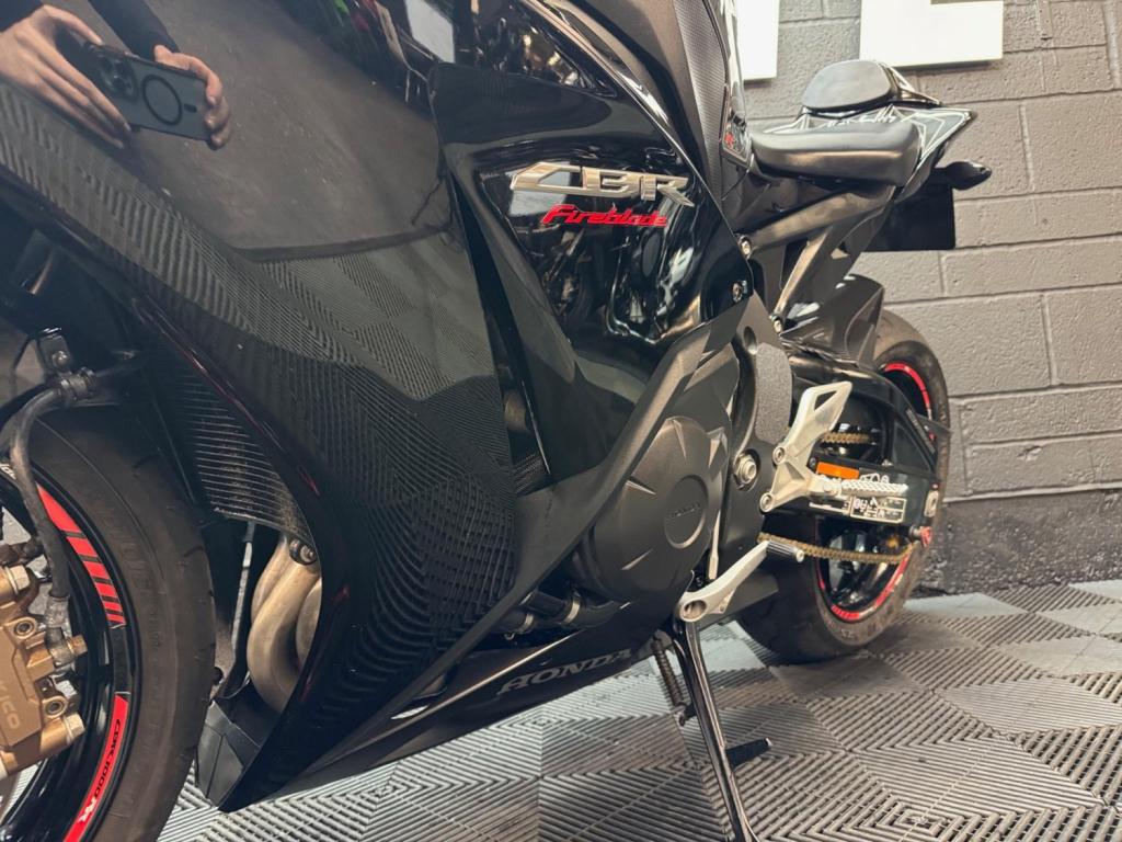 HONDA CBR1000RR Fireblade