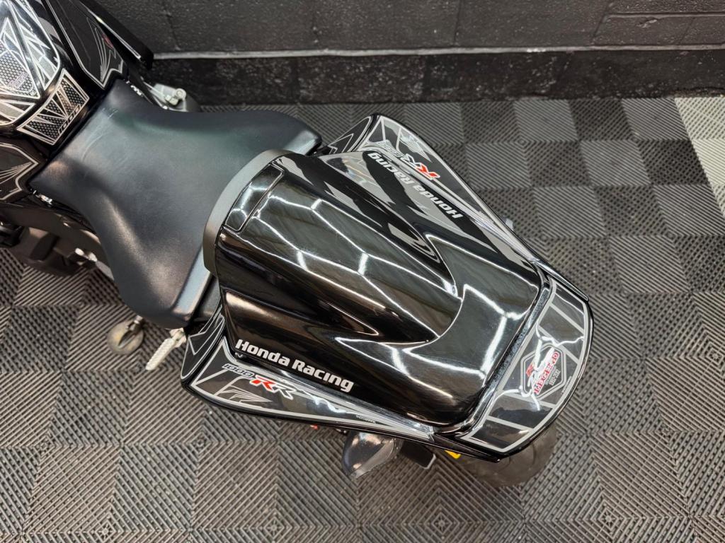 HONDA CBR1000RR Fireblade