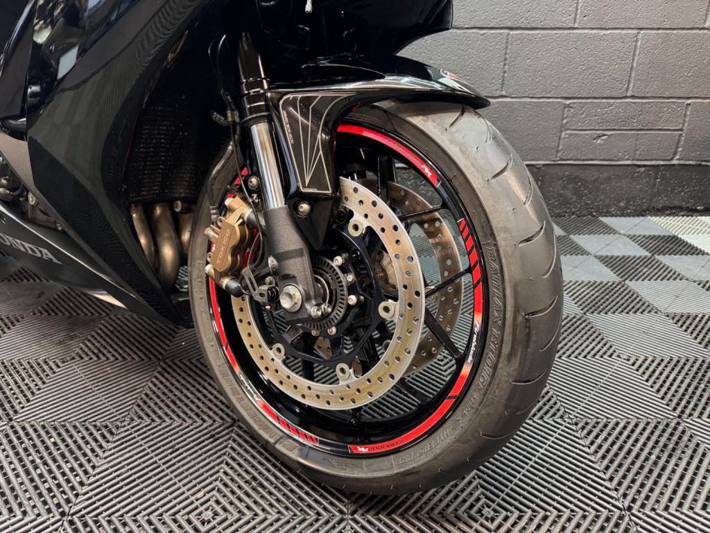 HONDA CBR1000RR Fireblade