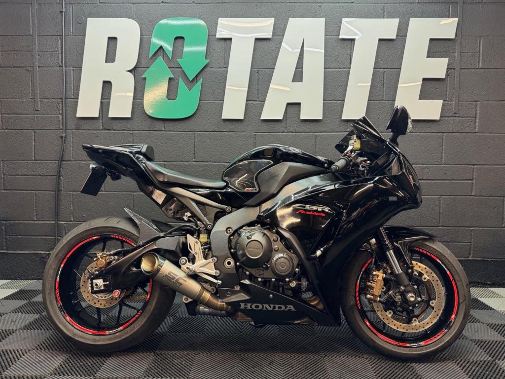 HONDA CBR1000RR Fireblade