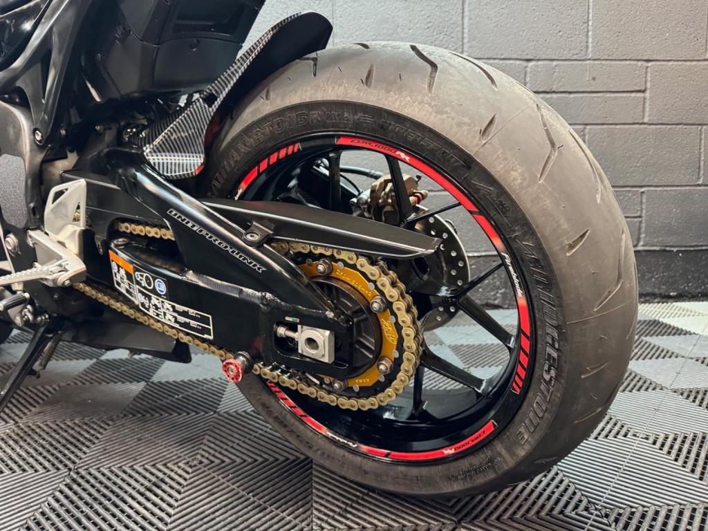 HONDA CBR1000RR Fireblade