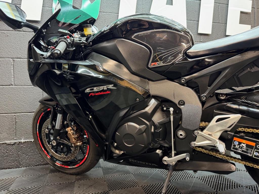 HONDA CBR1000RR Fireblade