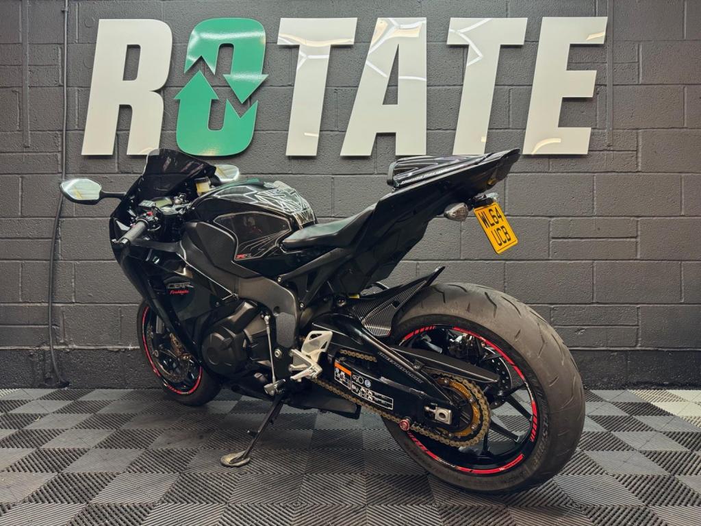 HONDA CBR1000RR Fireblade