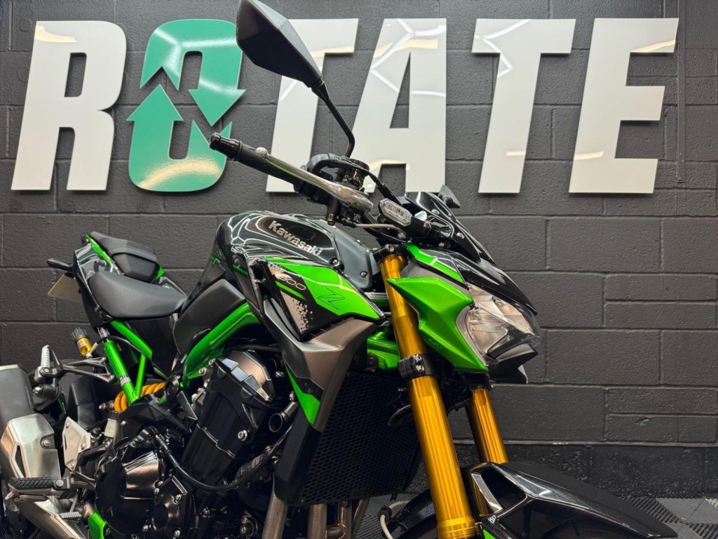 KAWASAKI Z900
