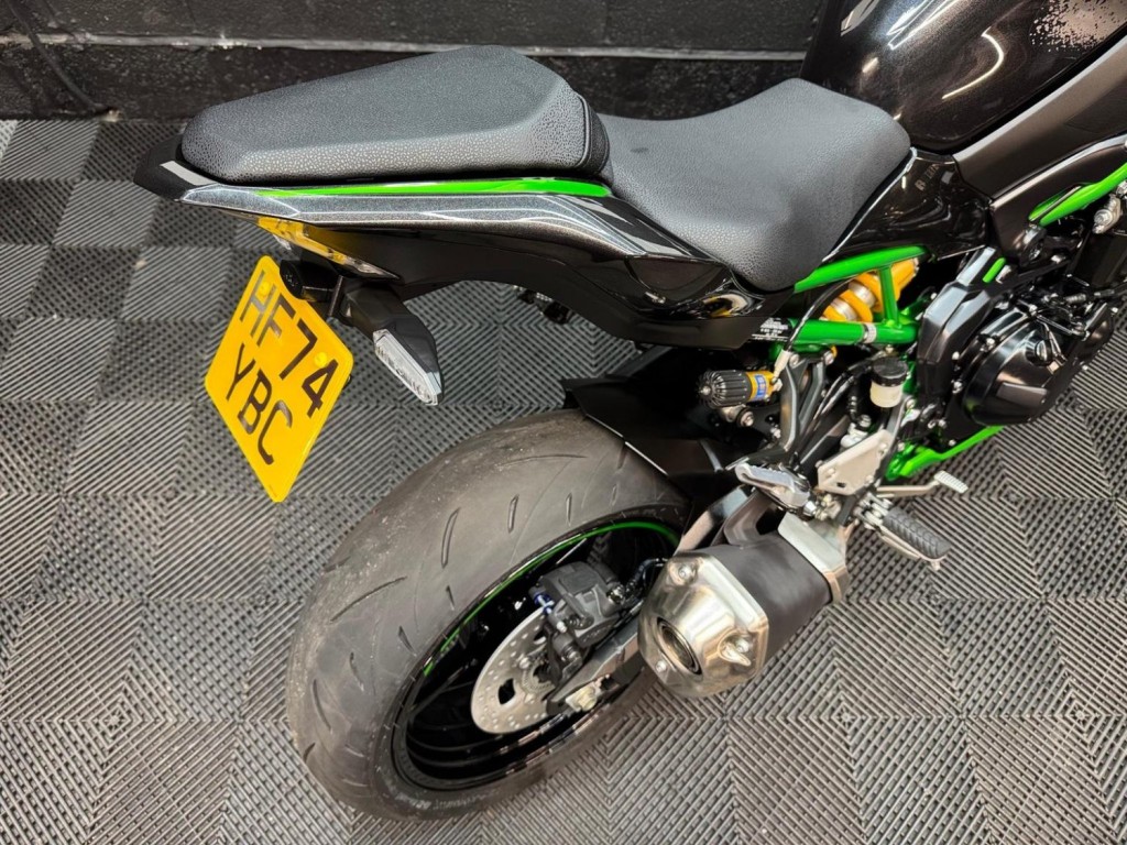 KAWASAKI Z900