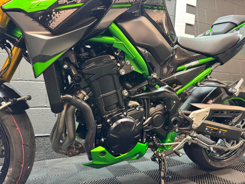 KAWASAKI Z900