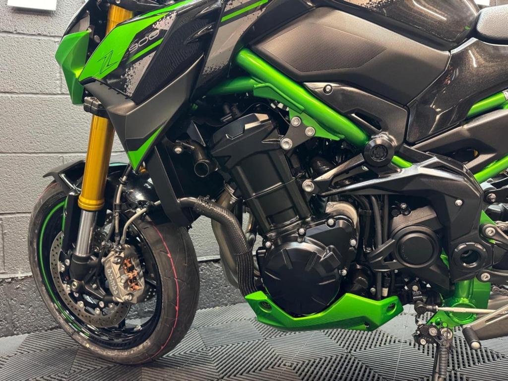 KAWASAKI Z900