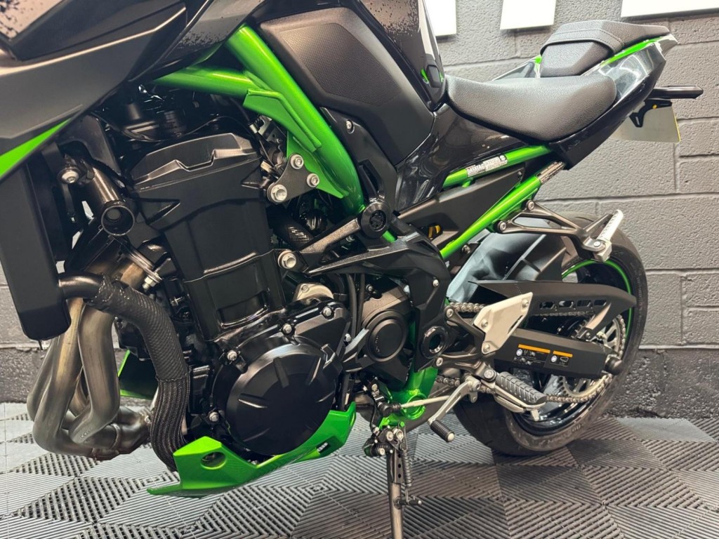 KAWASAKI Z900