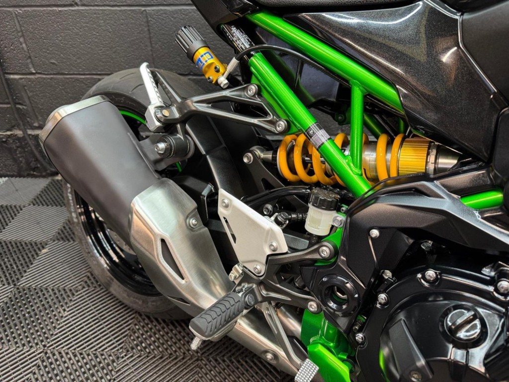 KAWASAKI Z900