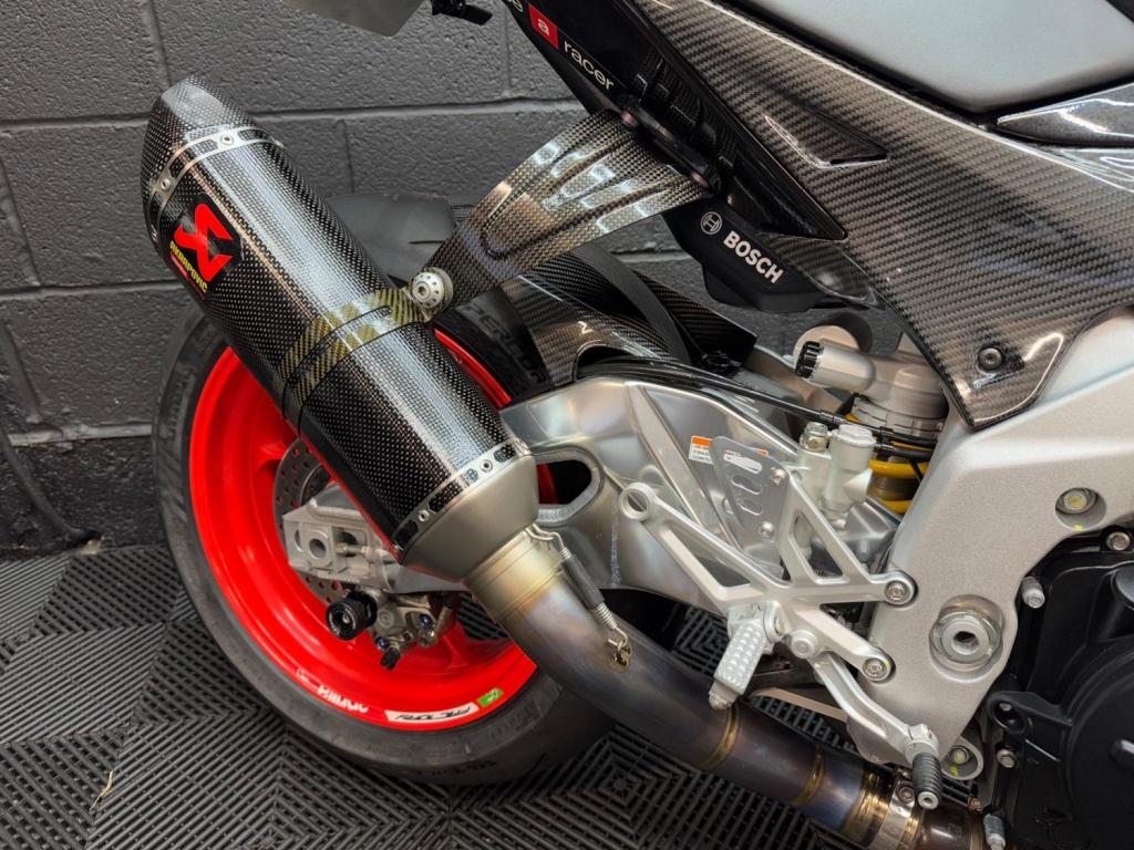 APRILIA Tuono 1100 V4