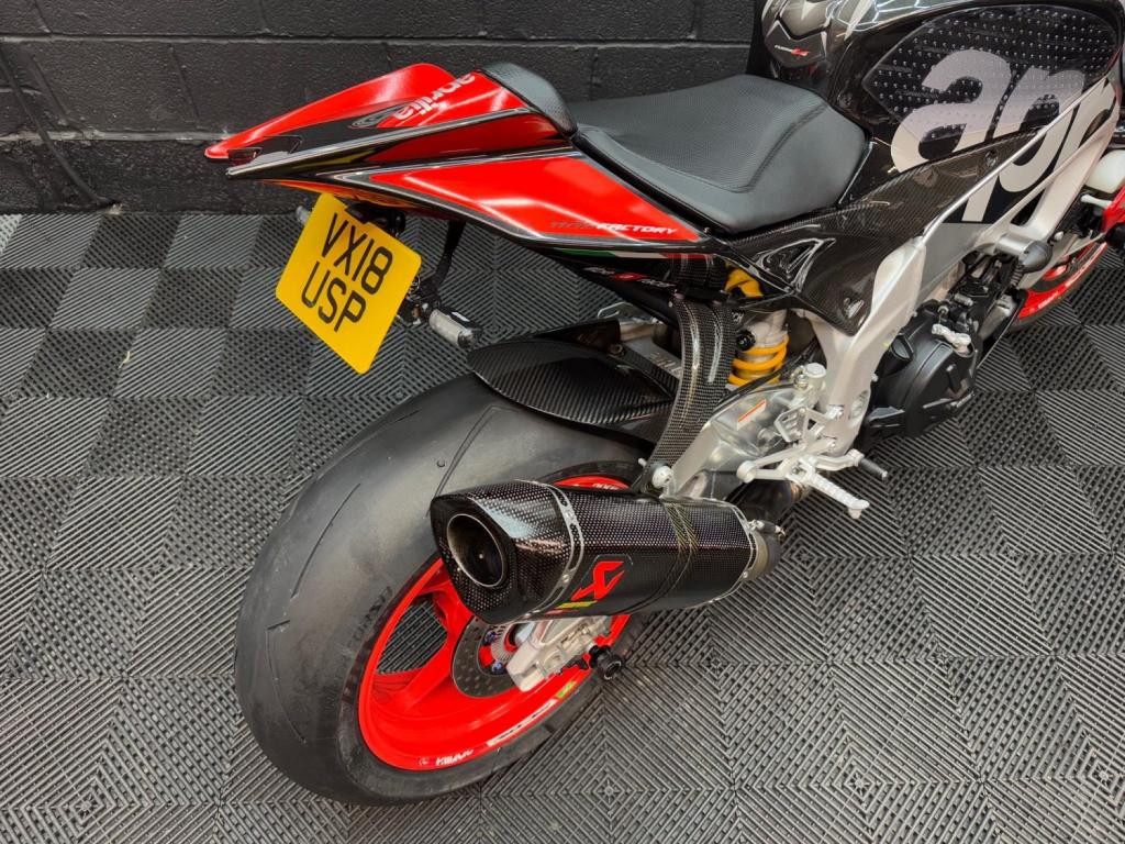 APRILIA Tuono 1100 V4