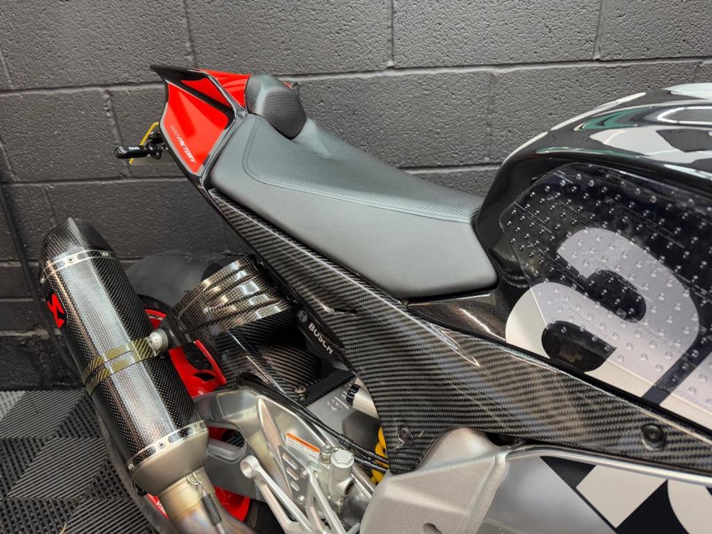 APRILIA Tuono 1100 V4