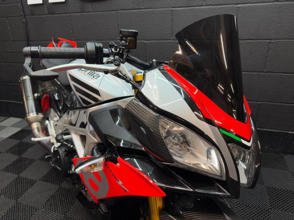 APRILIA Tuono 1100 V4