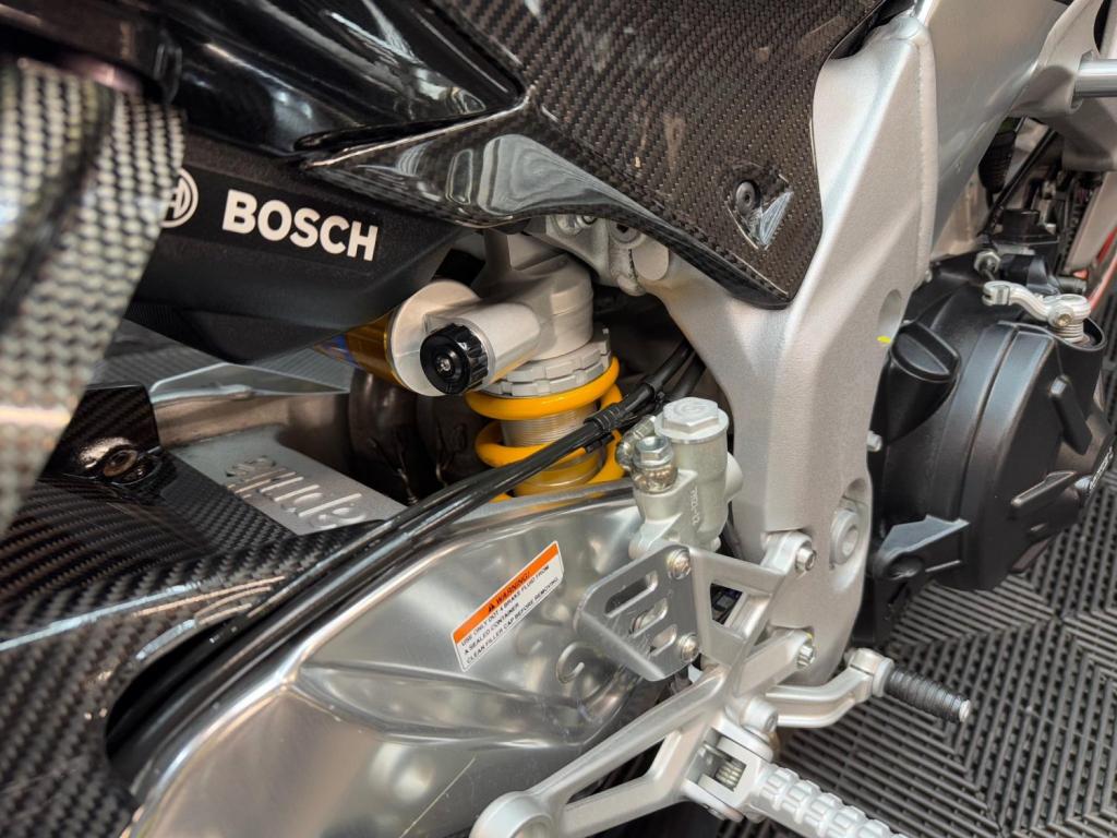 APRILIA Tuono 1100 V4