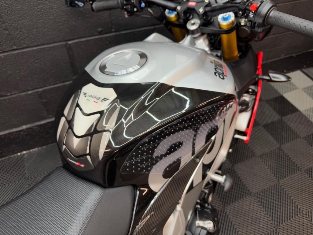 APRILIA Tuono 1100 V4
