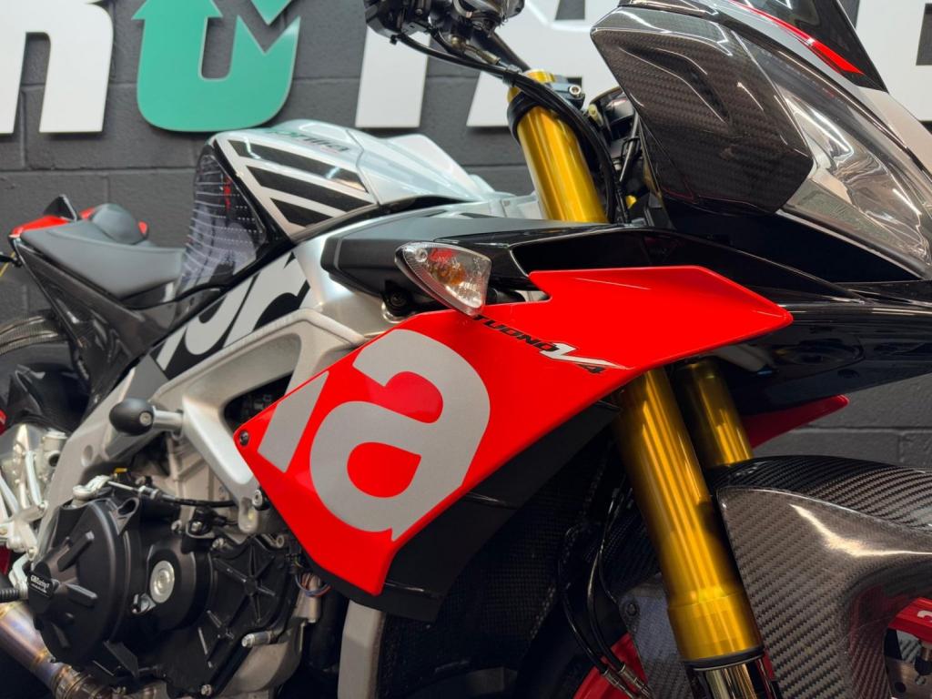 APRILIA Tuono 1100 V4