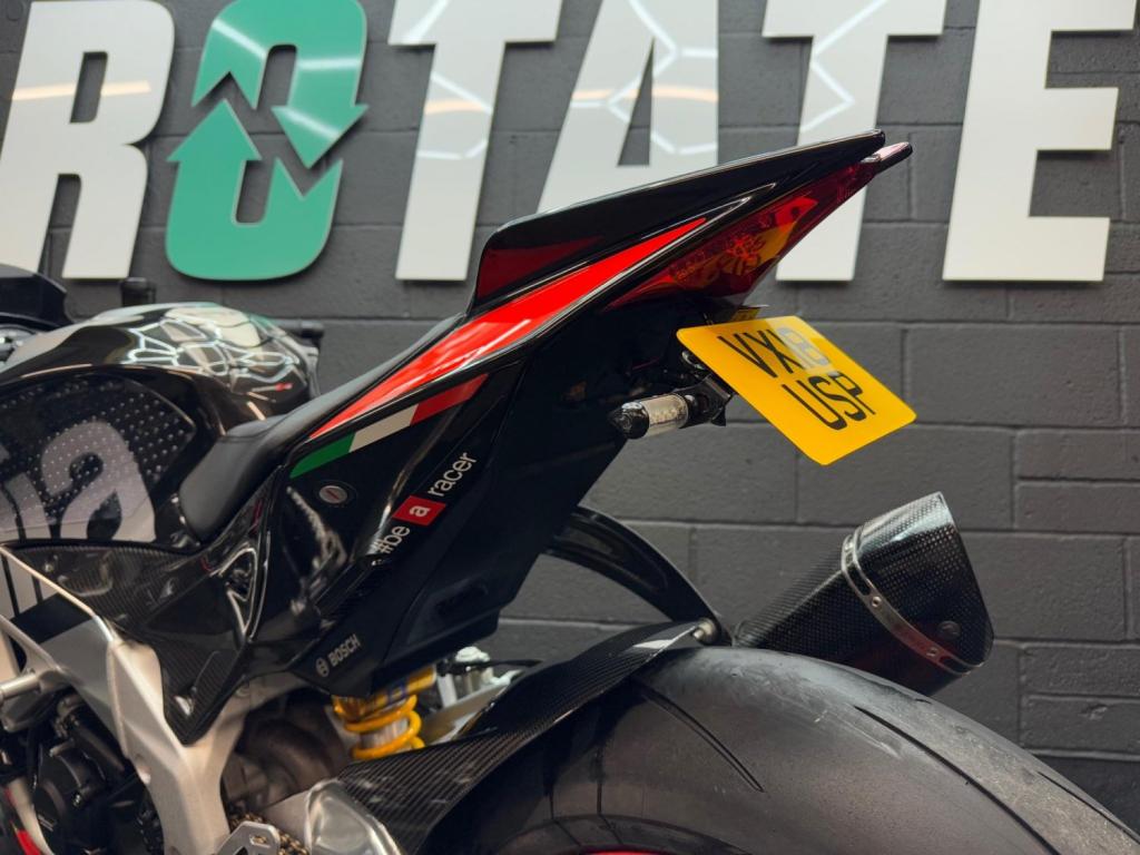 APRILIA Tuono 1100 V4