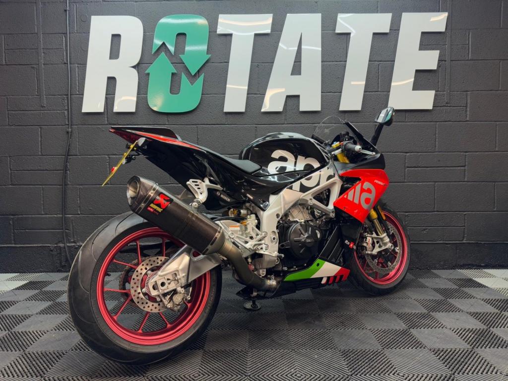 APRILIA RSV4