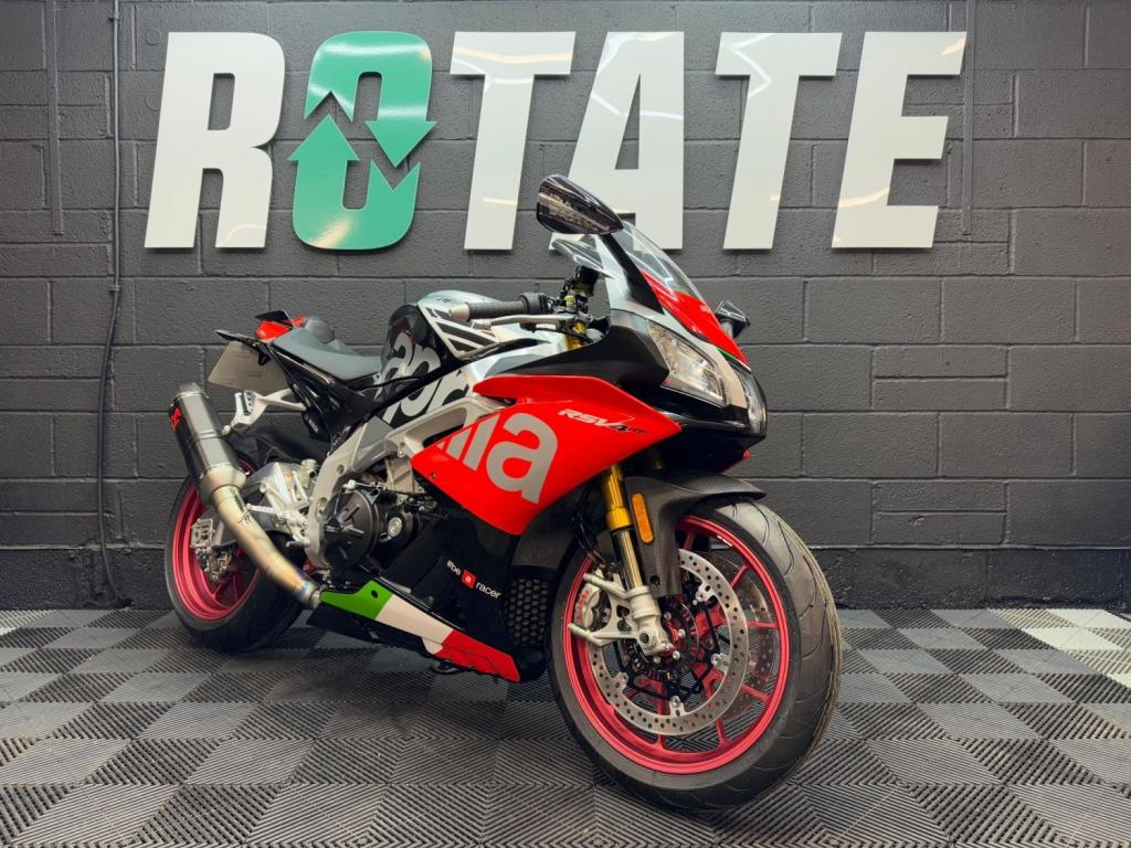 APRILIA RSV4