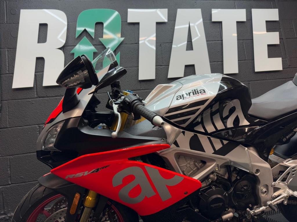 APRILIA RSV4